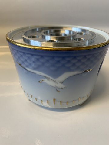 Teapot warmer Seagull with Gold
Bing and Grondahl
Deck no. 237