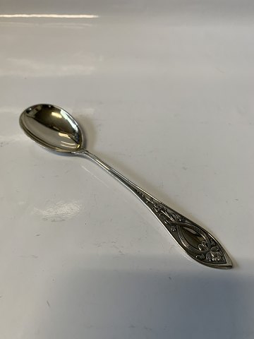 Marmalade / Sugar spoon in silver
Length approx. 14.7 cm
Produced Year. 1918