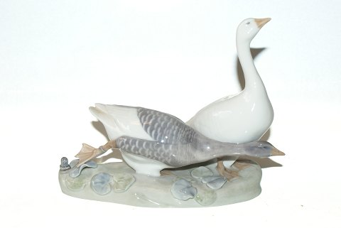 Royal Copenhagen figurine, Goose couple