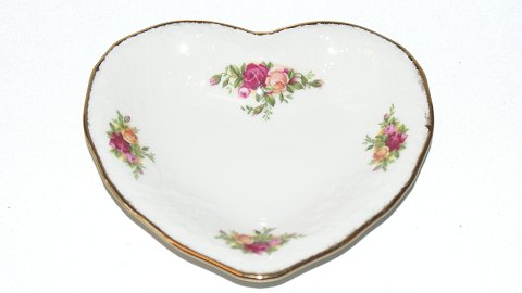 Old Country Roses Heart-shaped dish
SOLD