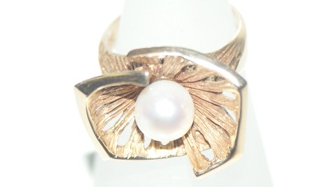 Guldring med perle, 14 Karat