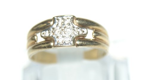 Gold ring with diamonds, 9 Carat