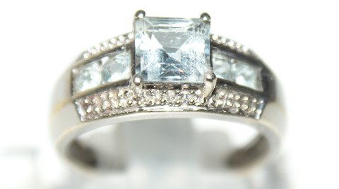 White Gold Ring with Diamonds 9 Carat
