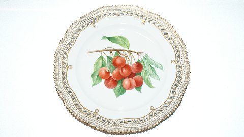 Royal Copenhagen Flora Danica, Breakfast plate Breakthrough with edge
Decoration number 429 / # 3554     SOLD