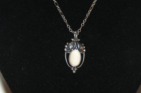 Georg Jensen Annual Necklace 2003 chain, rose quartz
SOLD