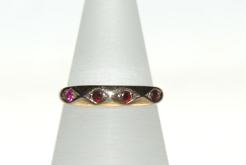 Gold ring with rubies 14 Carat