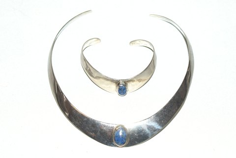 Neck ring and bracelet with Lapis, Sterling silver