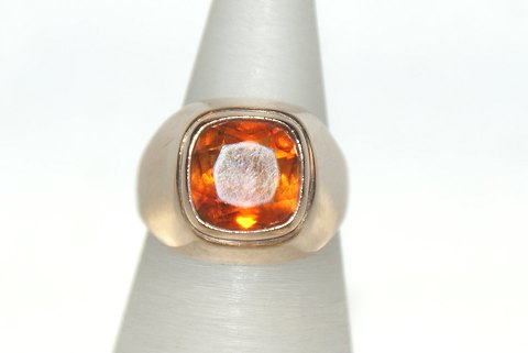 Gold ring with Orange stone