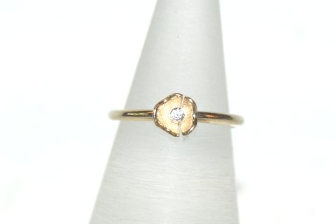 Collectring with zirconia in Flower, Gold