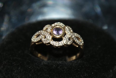 Gold ring with Amatyst and Brilliants 9 Carat
Ring size 57