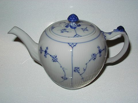 RC Blue Fluted Plain, 
Teapot
SOLD