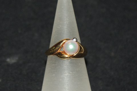Gold ring with Pearl, 8 carat gold