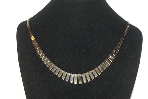 Brick Necklace with 3 Rows 8 Karat Gold