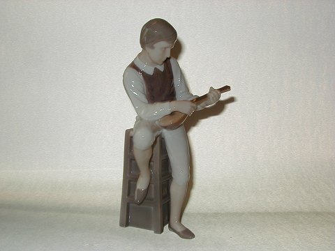 Large Bing & Grondahl Figurine
Mandolin Player
SOLD