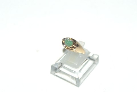 Gold ring with Green stone 14 Carat