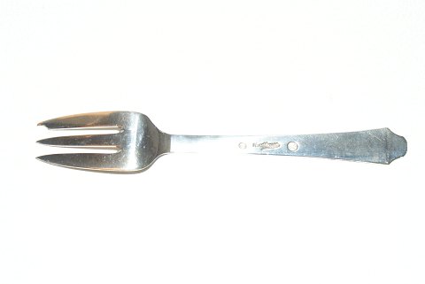 Heritage Silver Nr. 6 Cake fork
Length 12.7 cm.
Hans Hansen silver