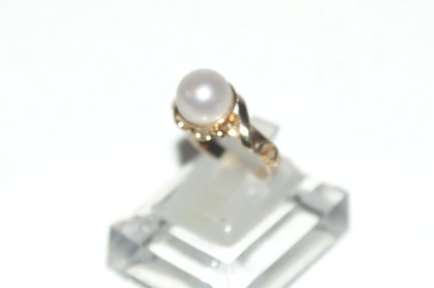 Gold ring ladies with white pearl 14 carat gold