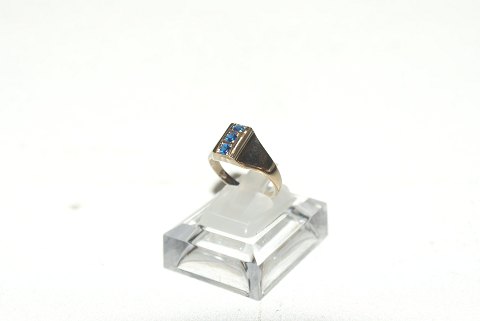 Ladies with blue stone 8 carat gold