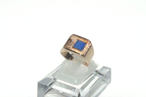 Elegant ring med blå lapis i 14 karat guld