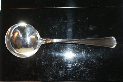 Dobbeltriflet Silver, Service spoon round 
Iaf Cohr
Length 17,5 cm.