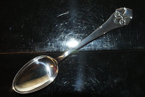Middagsske Fransk Lilje sølv
Længde 19,5 cm.