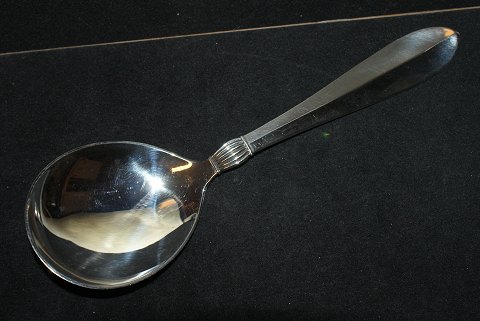 Serving / Potato spoon Gray DGS Silver
Danish goldsmiths silverware factory Slagelse
Length 20.5 cm.