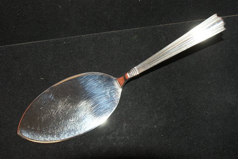 Kagespade Margit Sølv
Kronen sølv
Længde 18 cm.