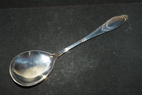 Serving spoon Træske  (wooden spoon) Silver
Cohr Silver
Length 17 cm.