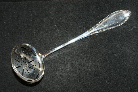 Strøske Ny Perle Serie 5900, (Perlekant Cohr) Dansk sølvbestik
Fredericia sølv
Længde 15,5 cm.
SOLGT