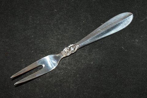 Pålægsgaffel Prinsesse nr. 3100 Sølvbestik
Frigast Dansk sølvbestik
Længde 13,5 cm.