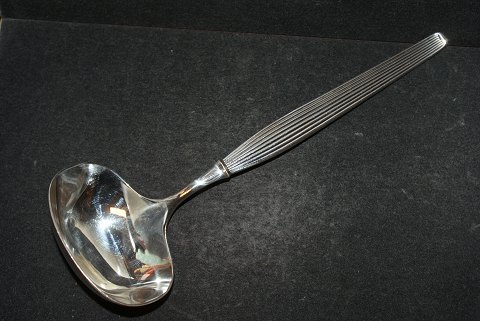 Sauce Ladle Savoy Sterling silver cutlery
P.C. Frigast silver Copenhagen.
Length 17,5 cm.
