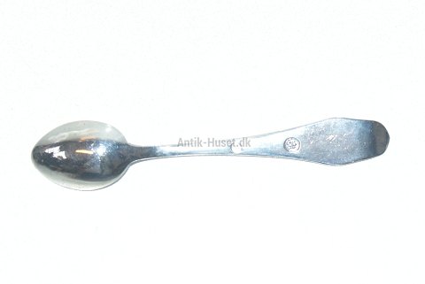 Salt spoon Medallion Silver with engraved initials
