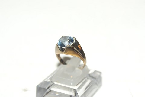 Elegant lady ring with light blue stones in 14 carat gold
SOLD