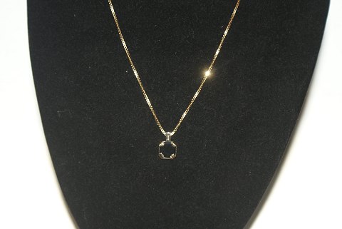 Elegant Necklace with black onyx 8 carat gold