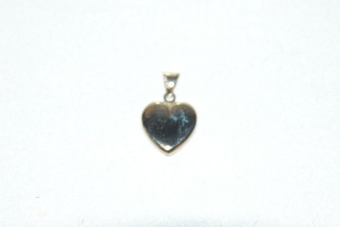 Elegant heart pendant in 8 carat gold