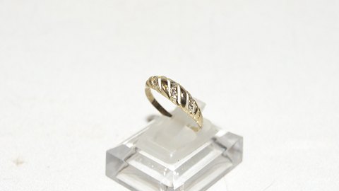 Elegant lady ring in 14 carat gold