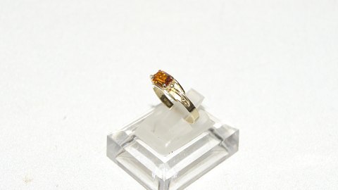 Elegant dame ring med Orange sten  i 14 karat guld
