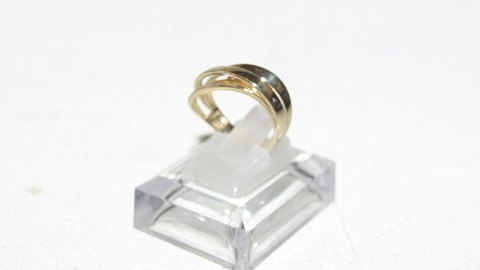 Elegant lady ring stone in 8 carat gold