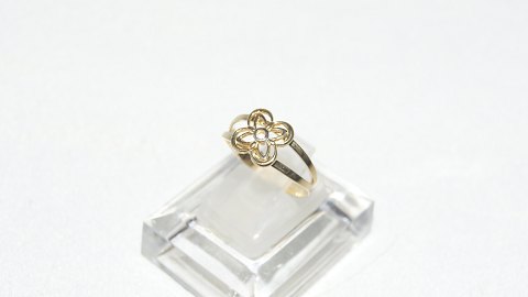 Elegant lady ring in 8 carat gold