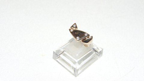 Elegant lady ring with and diamonds 14 carat gold