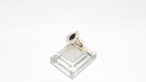 Elegant Ladies ring with stone 14 carat gold