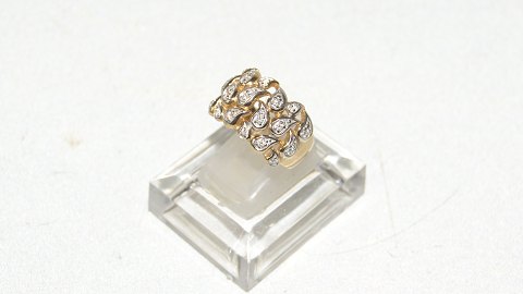 Elegant lady ring with diamonds 14 carat gold