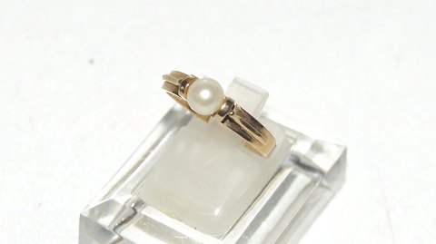 Elegant #damering with #Perle 14 carat gold