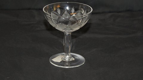 Liqueur bowl Wien Antik Glas from Lyngby Glasværk.
Height 8.3 cm