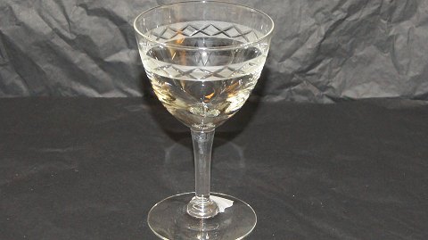 Rødvinsglas klar #Ejby Glas fra Holmegaard.
Højde 13 cm