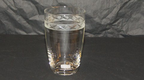Water glass #Ejby Glas from Holmegaard.
Height 9 cm
SOLD