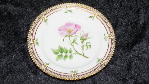 Cake plate #Flora danica Royal Copenhagen
Motif: Rosa Lomenlosa.Sm
Produced between 1894-1900
SOLD