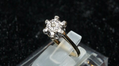 Elegant ladies ring with Brilliant in 9 carat gold
Stamped 375 A&O