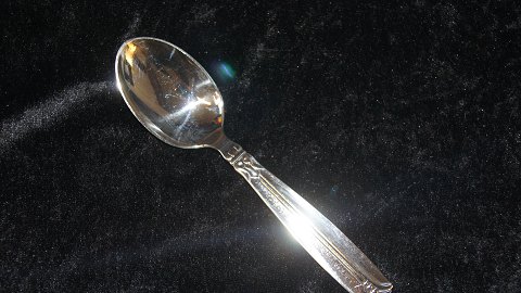 Dinner spoon / Spoon, #Major Silver-plated cutlery
Producer: A.P. Berg formerly C. Fogh
Length 18 cm.