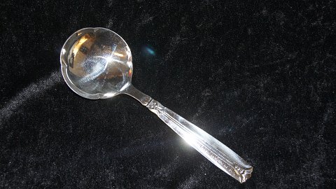 Potato / Serving Spoon Round laf, #Major Sølvplet cutlery
Producer: A.P. Berg formerly C. Fogh
Length 21 cm.